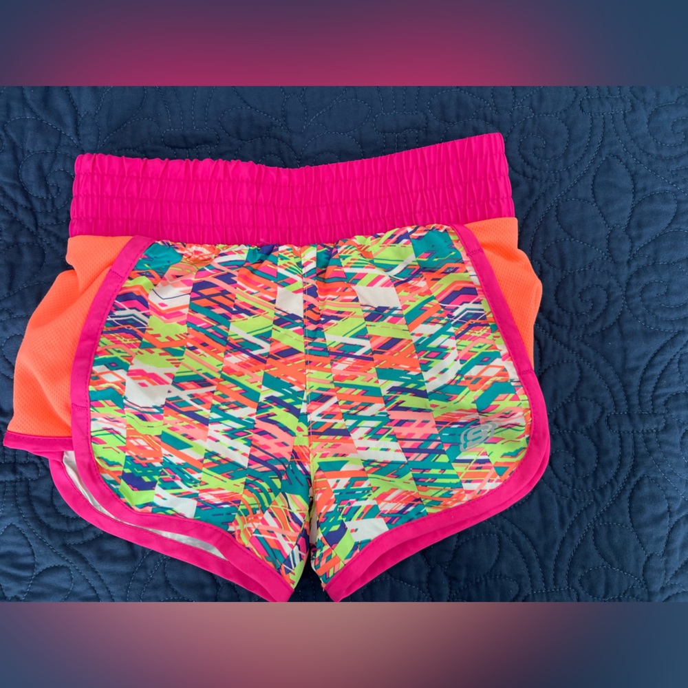 Size 5-6 girls Sketchers bright neon color running shorts.